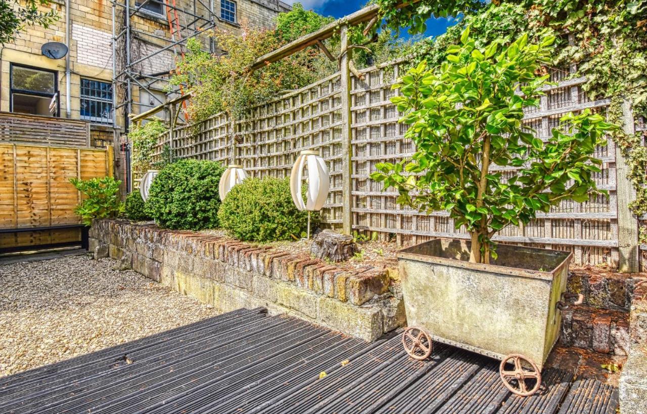 2 Bedroom Apartment In Bath City Centre With Garden & Free Parking Екстериор снимка