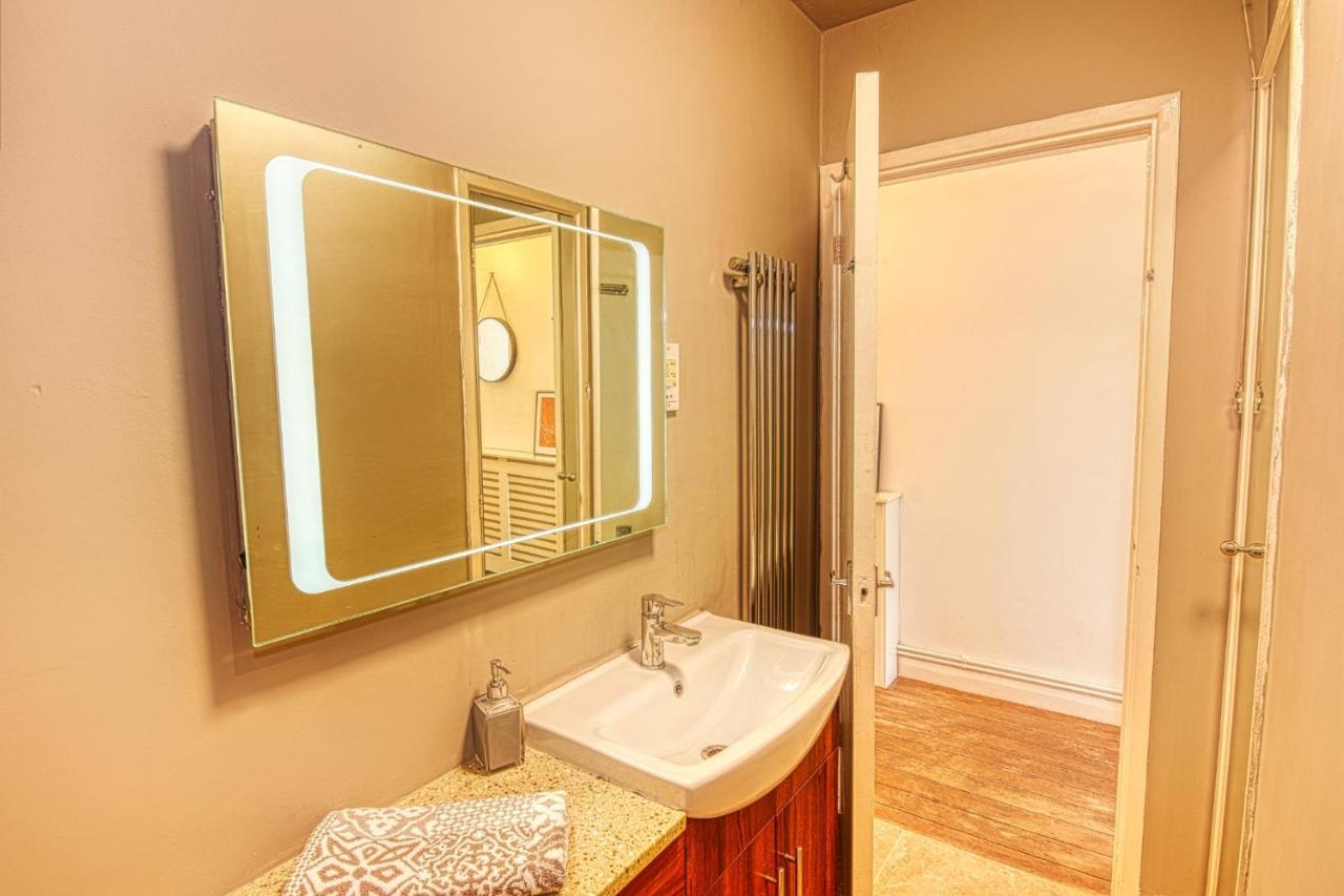 2 Bedroom Apartment In Bath City Centre With Garden & Free Parking Екстериор снимка