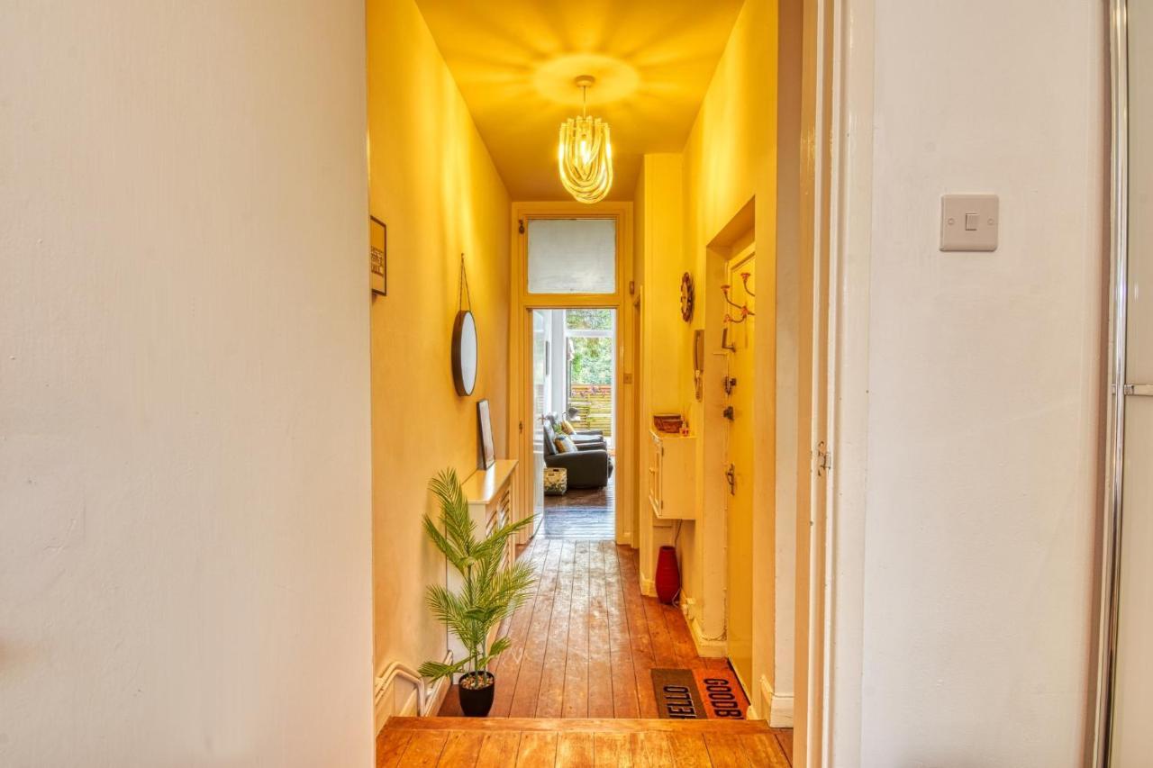 2 Bedroom Apartment In Bath City Centre With Garden & Free Parking Екстериор снимка