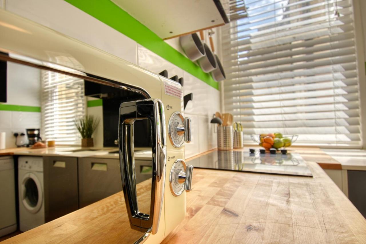 2 Bedroom Apartment In Bath City Centre With Garden & Free Parking Екстериор снимка