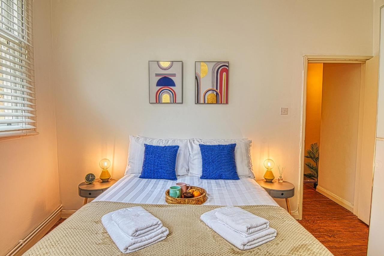 2 Bedroom Apartment In Bath City Centre With Garden & Free Parking Екстериор снимка