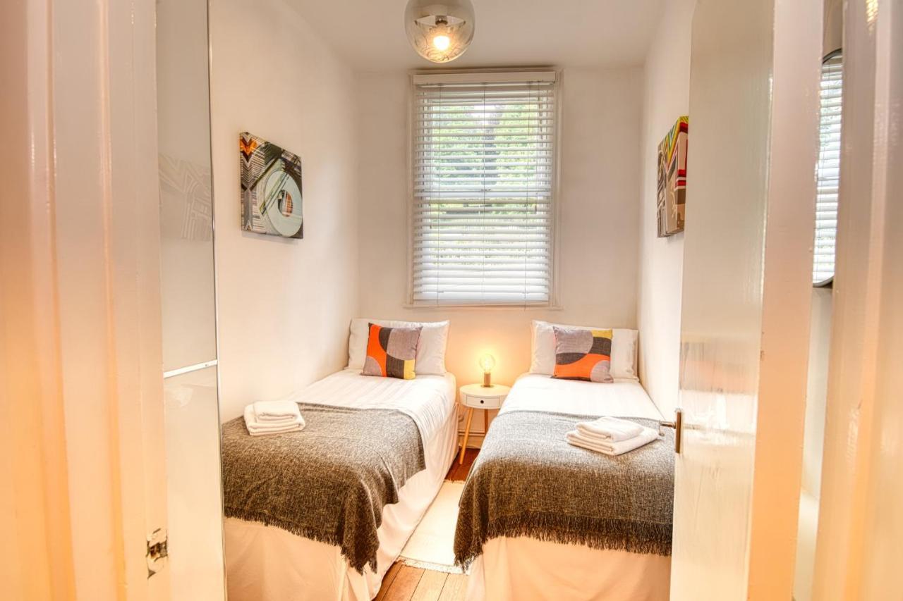 2 Bedroom Apartment In Bath City Centre With Garden & Free Parking Екстериор снимка