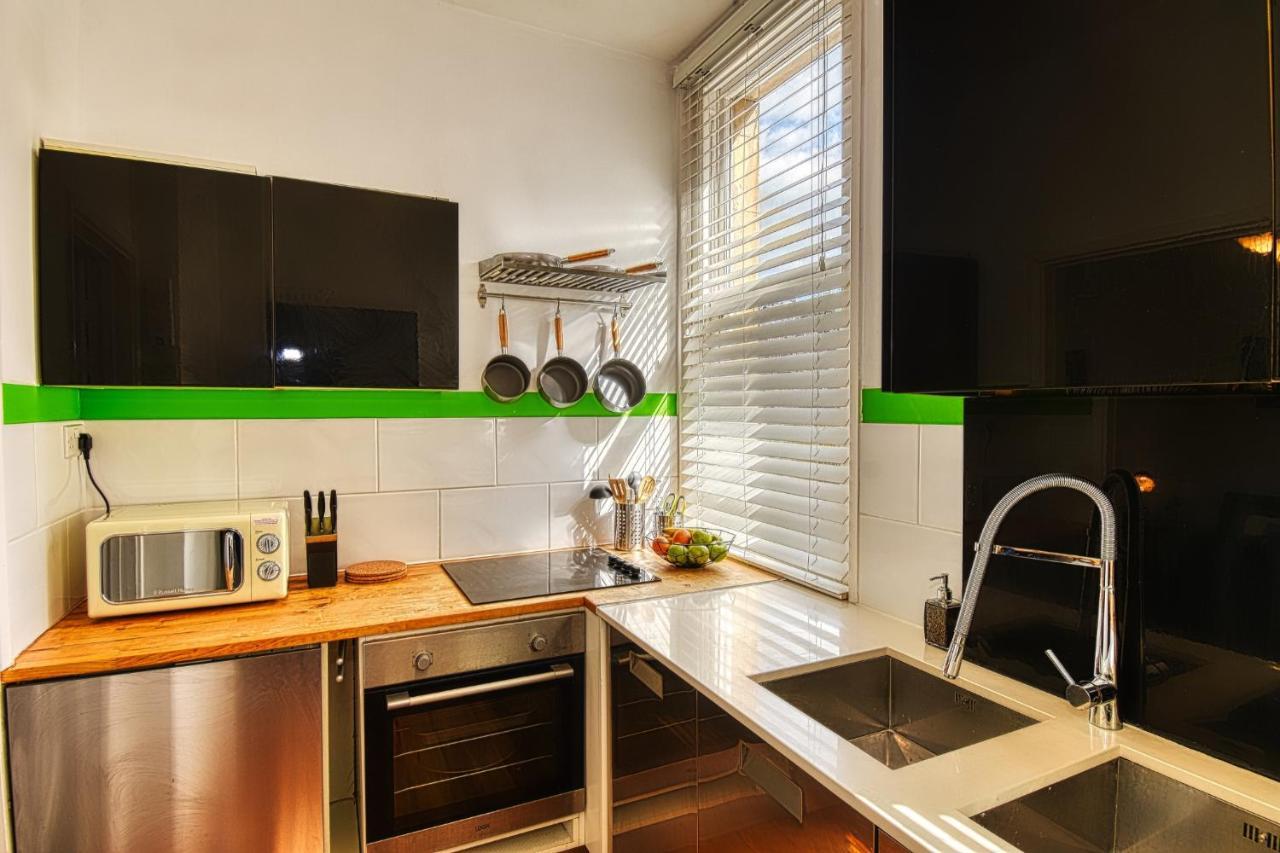 2 Bedroom Apartment In Bath City Centre With Garden & Free Parking Екстериор снимка